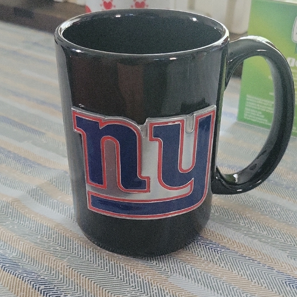 NFL Black Mug with NY Giants Logo